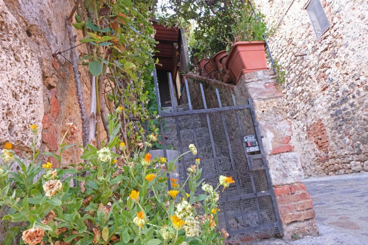 Rooms And Wine Al Castello Monteriggioni Dış mekan fotoğraf